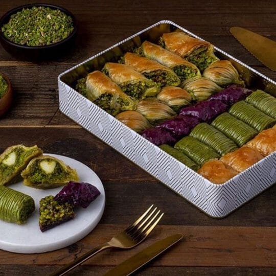 Özel Üretim Baklava Nedir? Kişiye veya Firmaya Özel Nasıl Yapılır?